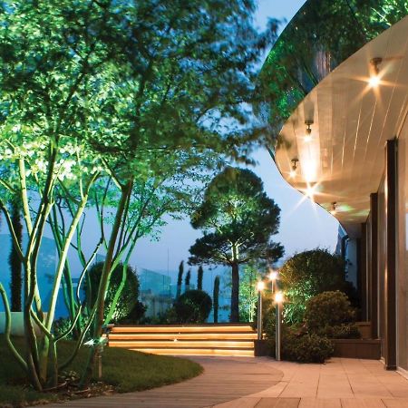 Апартаменты Luxury For Business & Pleasure Royal 1 Киев Экстерьер фото