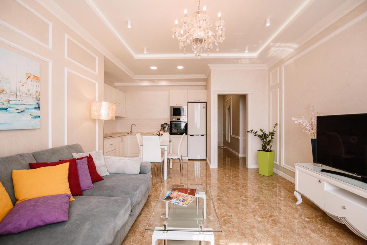 Апартаменты Luxury For Business & Pleasure Royal 1 Киев Экстерьер фото