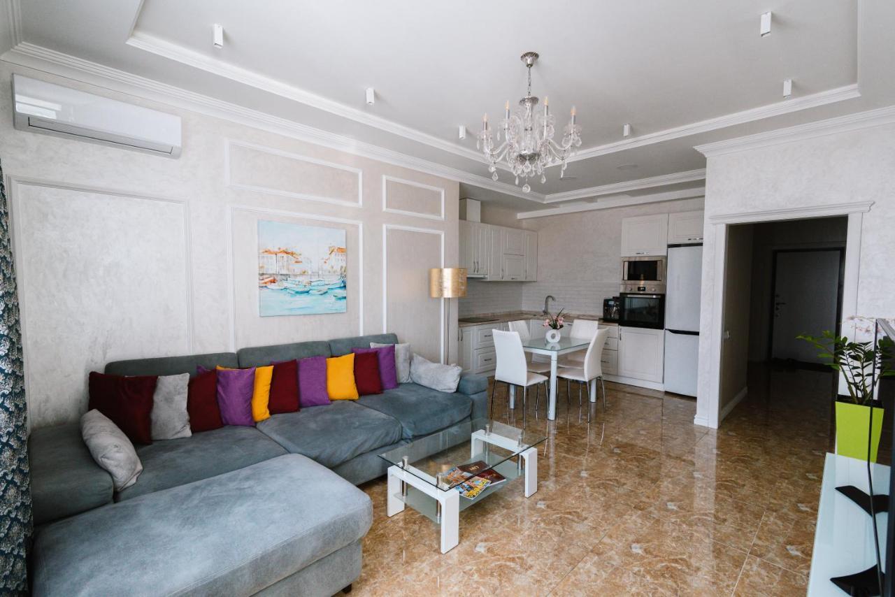 Апартаменты Luxury For Business & Pleasure Royal 1 Киев Экстерьер фото