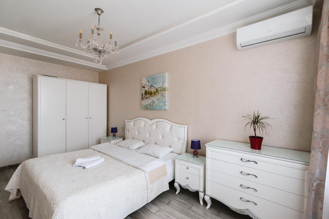 Апартаменты Luxury For Business & Pleasure Royal 1 Киев Экстерьер фото